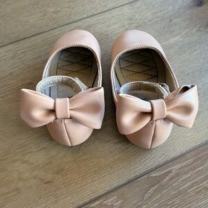 Charming Pink Bow ankle strap toddler shoes